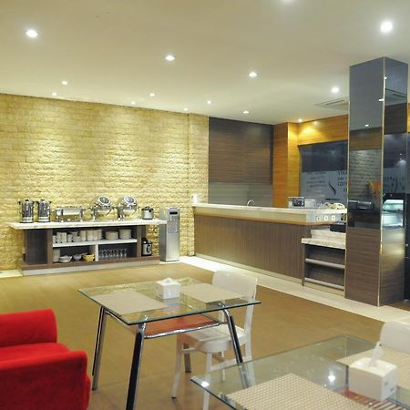 קופנג Sylvia Hotel Budget מראה חיצוני תמונה