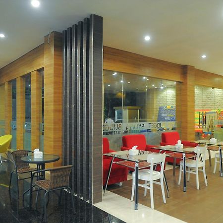 קופנג Sylvia Hotel Budget מראה חיצוני תמונה