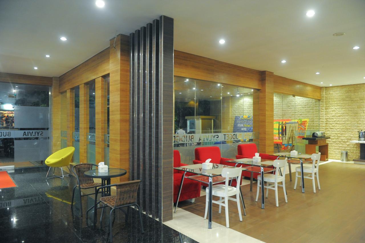 קופנג Sylvia Hotel Budget מראה חיצוני תמונה