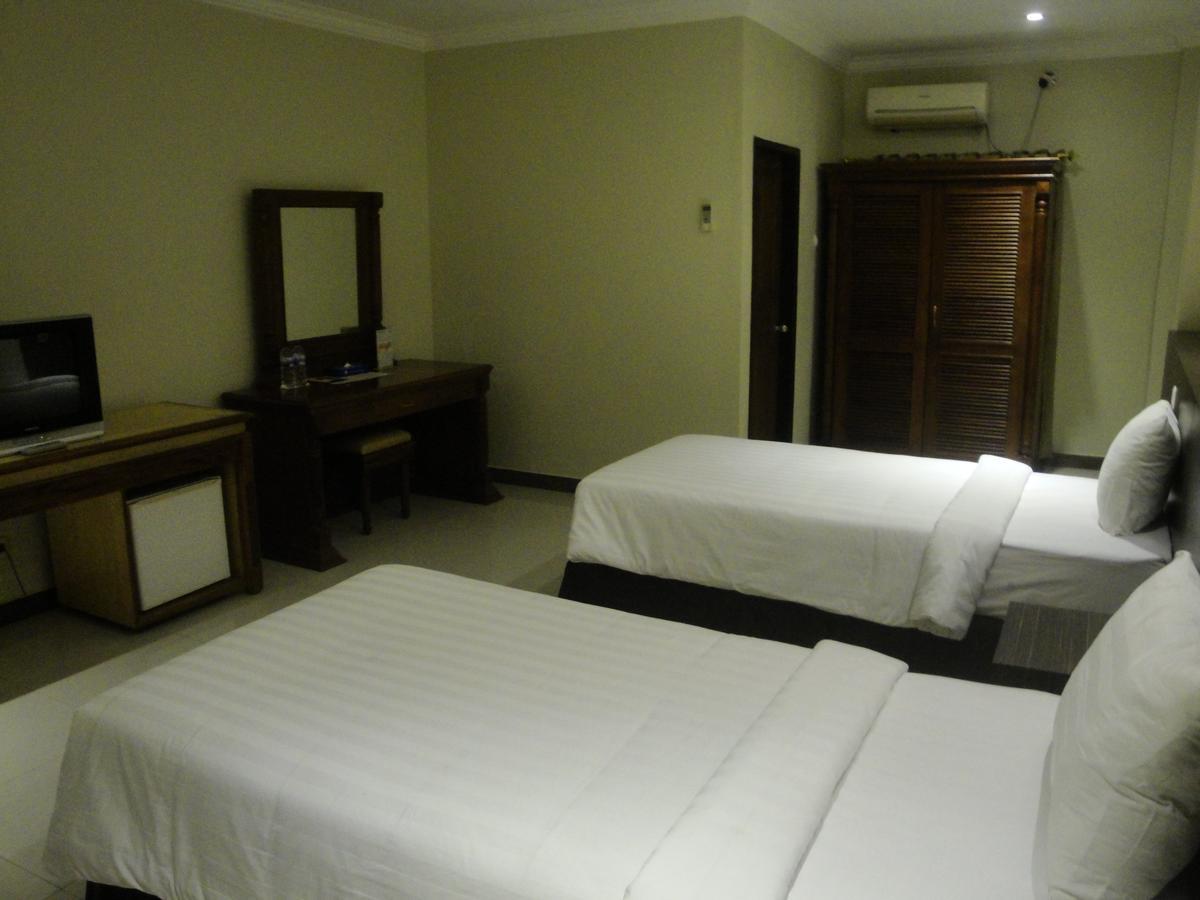 קופנג Sylvia Hotel Budget מראה חיצוני תמונה