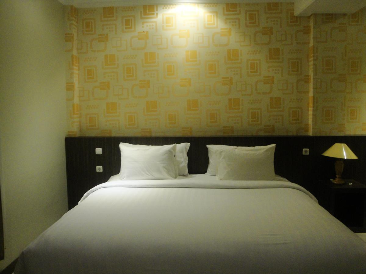 קופנג Sylvia Hotel Budget מראה חיצוני תמונה