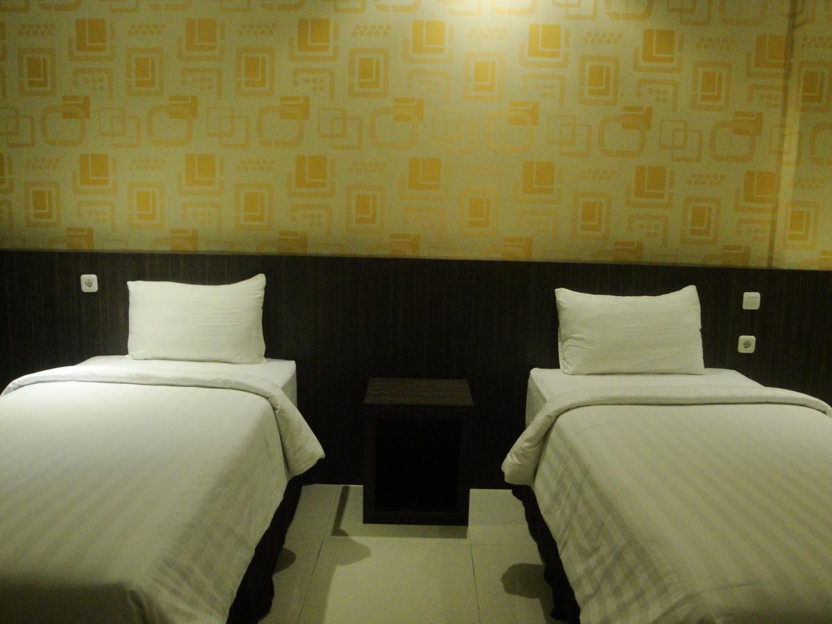 קופנג Sylvia Hotel Budget מראה חיצוני תמונה