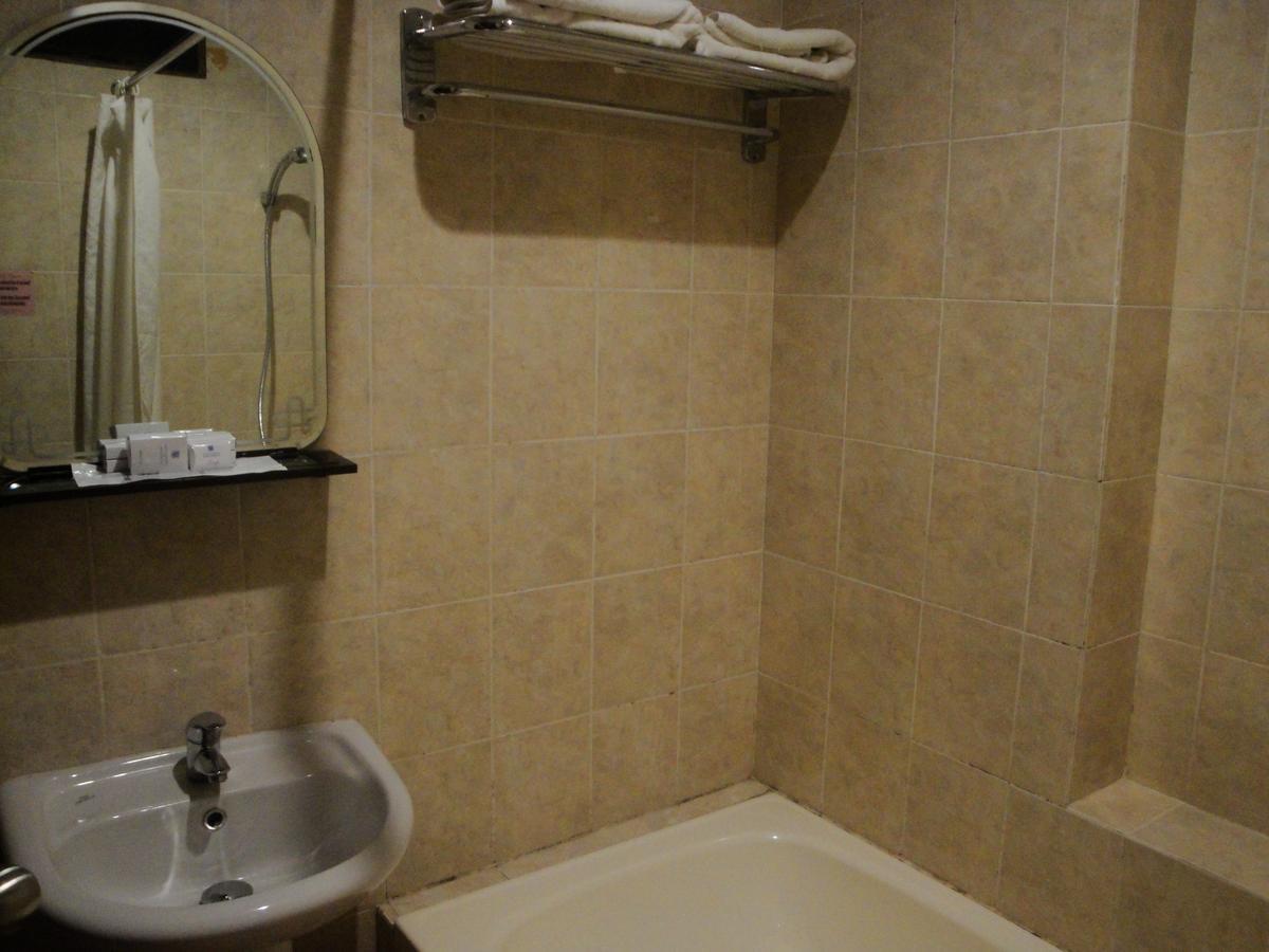 קופנג Sylvia Hotel Budget מראה חיצוני תמונה
